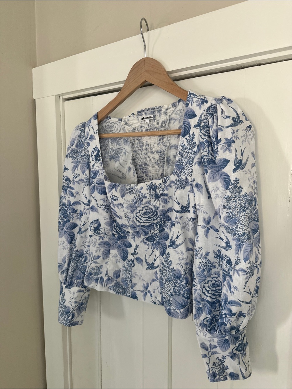 Reformation White and Blue Floral Square-Neck Puff-Sleeve Blouse - Picture 3 of 7